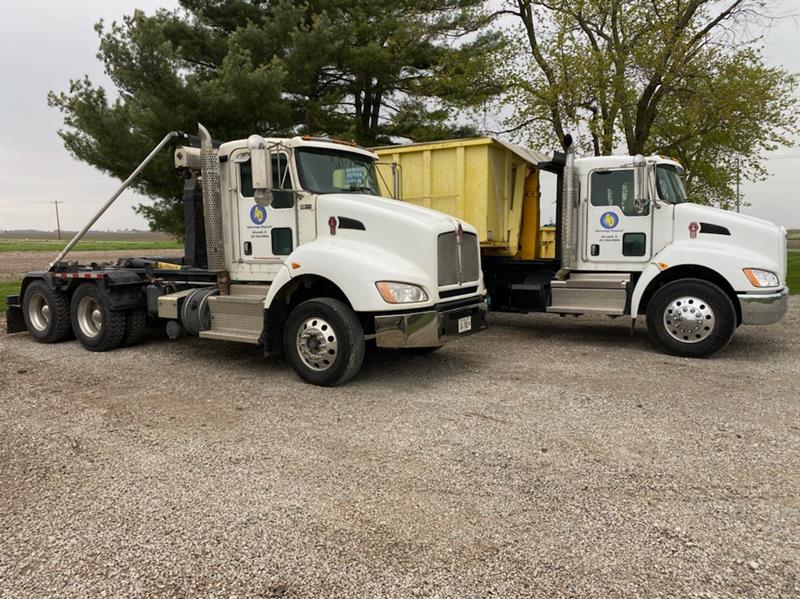 Advantage Disposal trucks